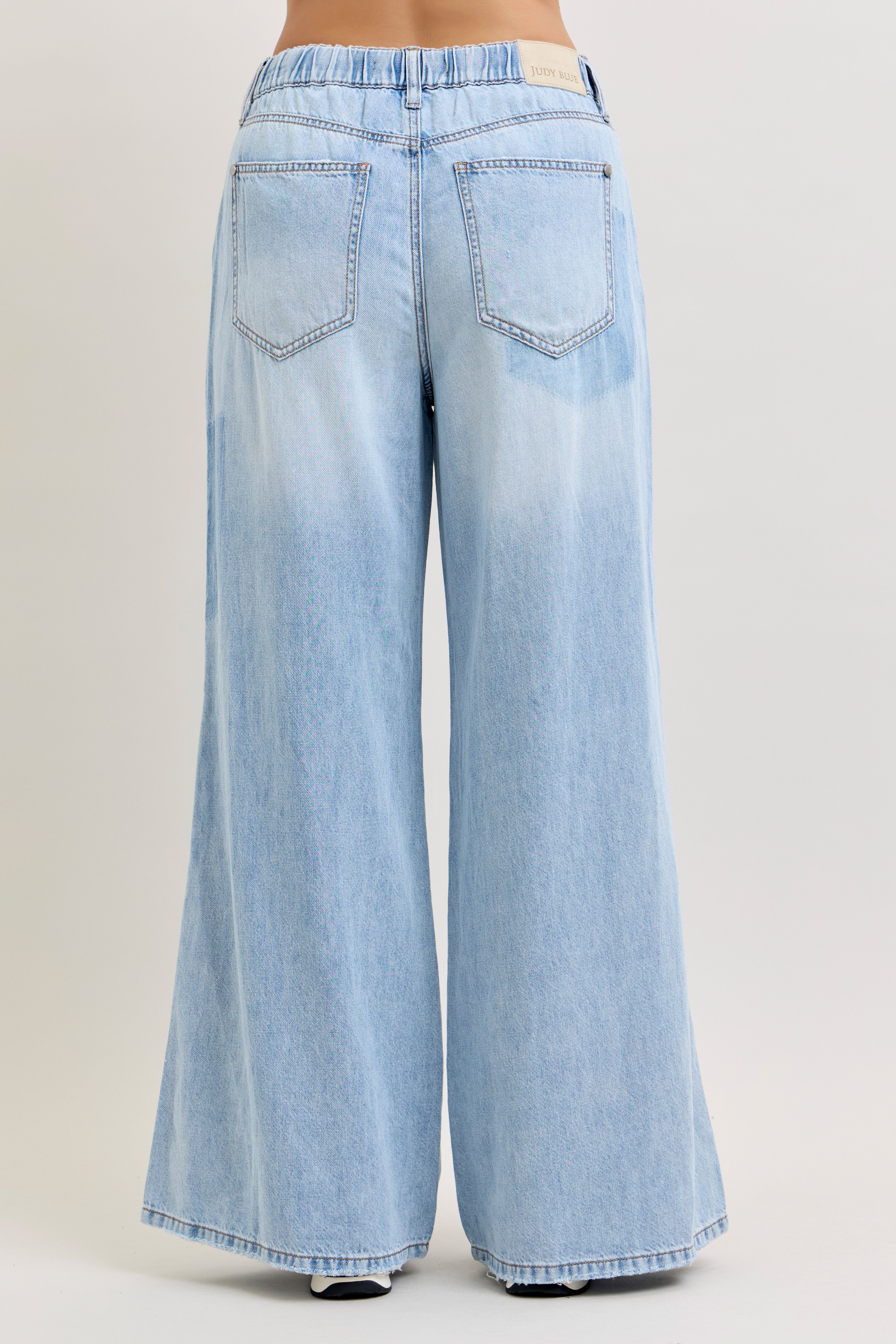 NEW - Judy Blue High Waist Featherweight Palazzo Shadow Light Wash