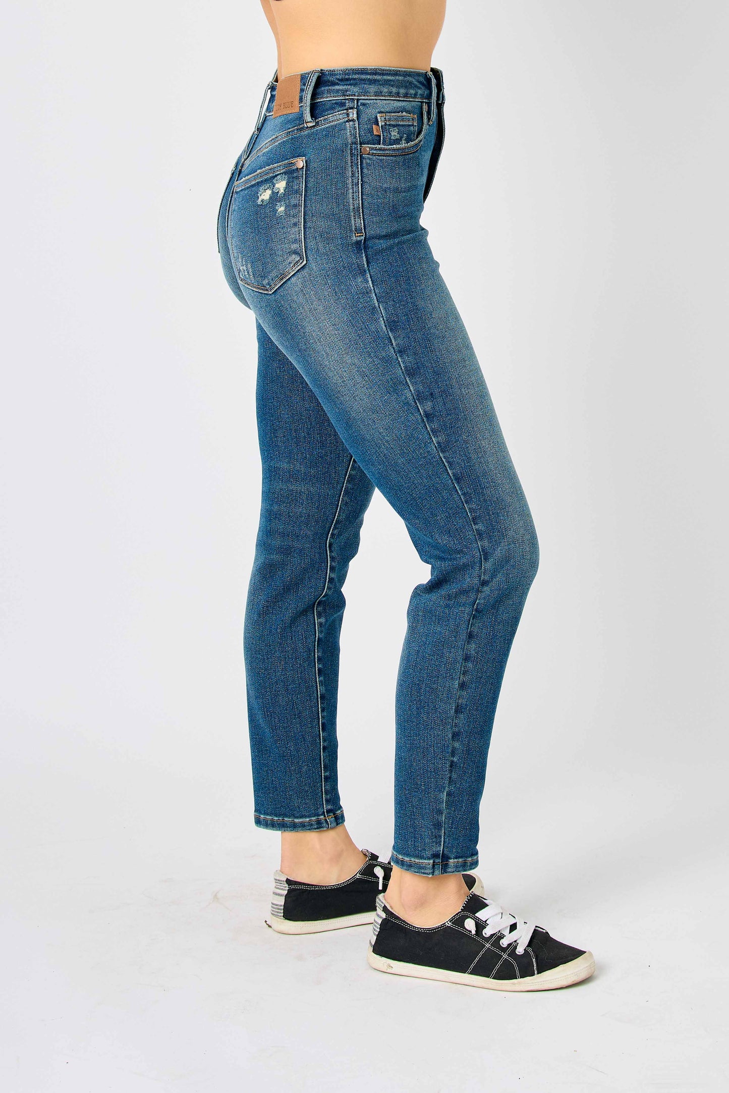 Judy Blue ~ High Waisted Tummy Control Slim Cut Jeans ~ Medium Rinse ~  Available in Sizes 3 -15 ~ Style 88776