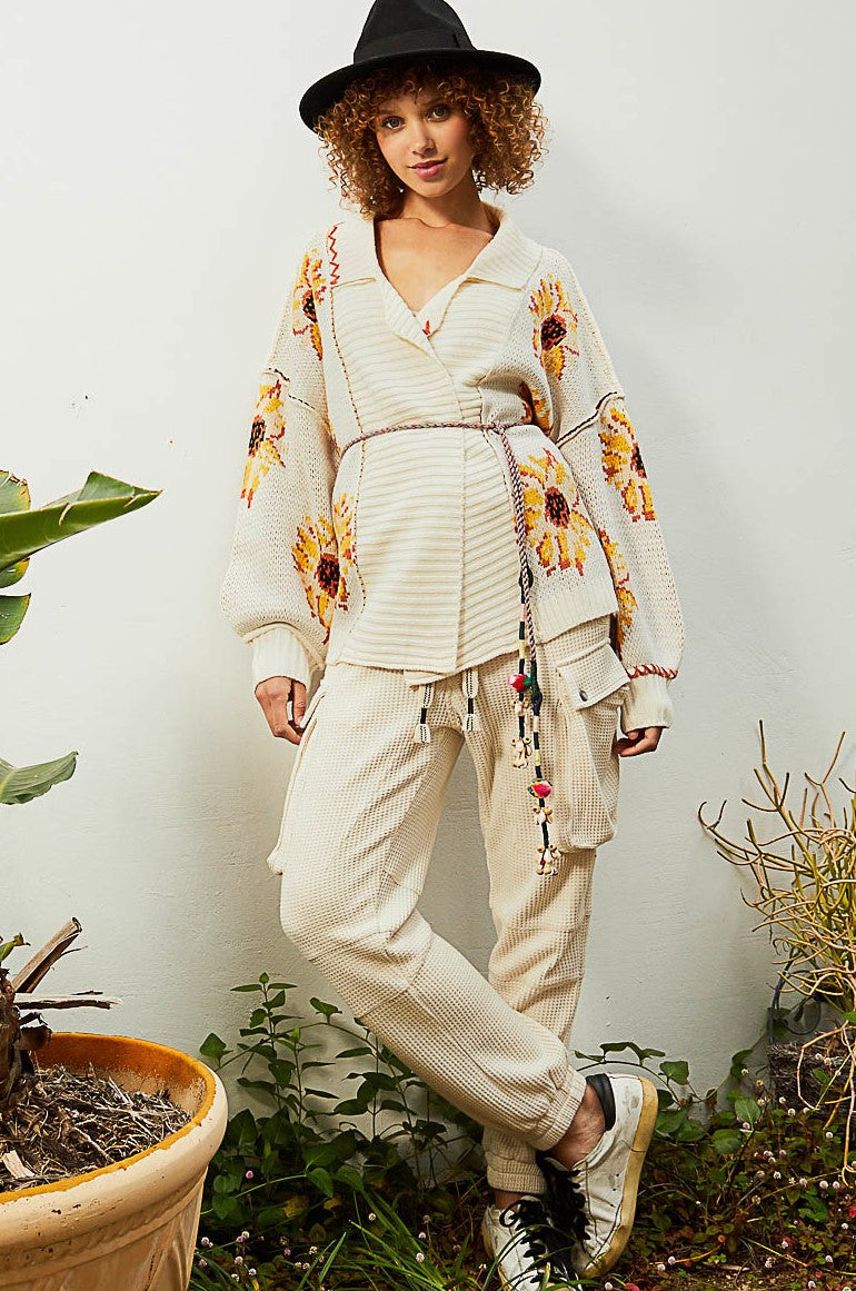 Load image into Gallery viewer, POL Classic Ivory Sunflower Cardigan
