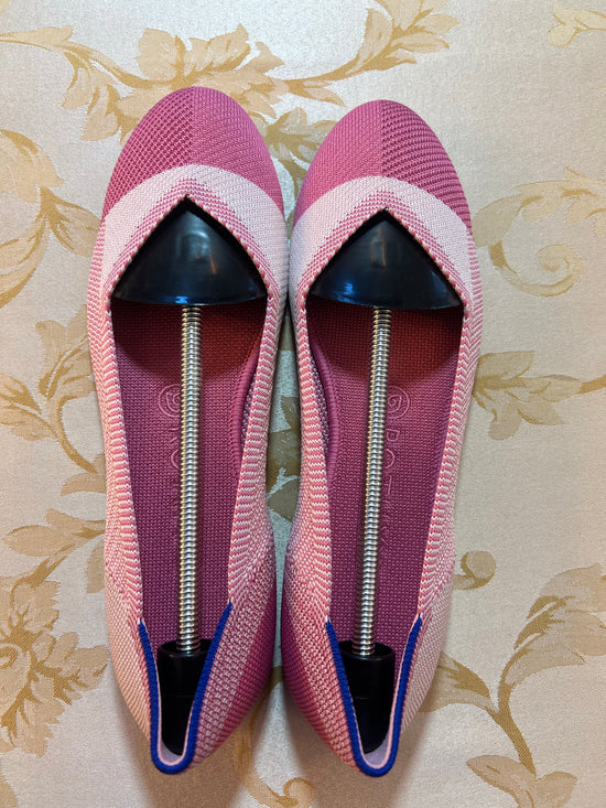 Load image into Gallery viewer, Like New ~ RETIRED ~ LIMITED EDITION ~ Rothy&amp;#39;s Pink Captoe Flats - Size 9
