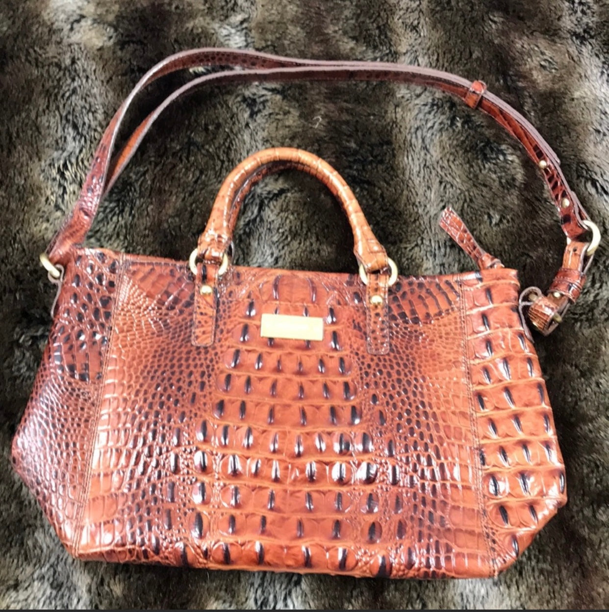 Excellent Condition ~ Brahmin Toasted Almond Satchel!